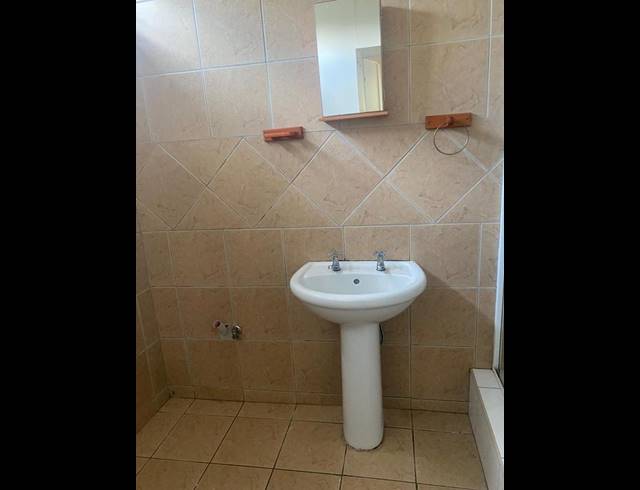 1 BEDROOM PROPERTY TO RENT IN COWIES HILL PARK